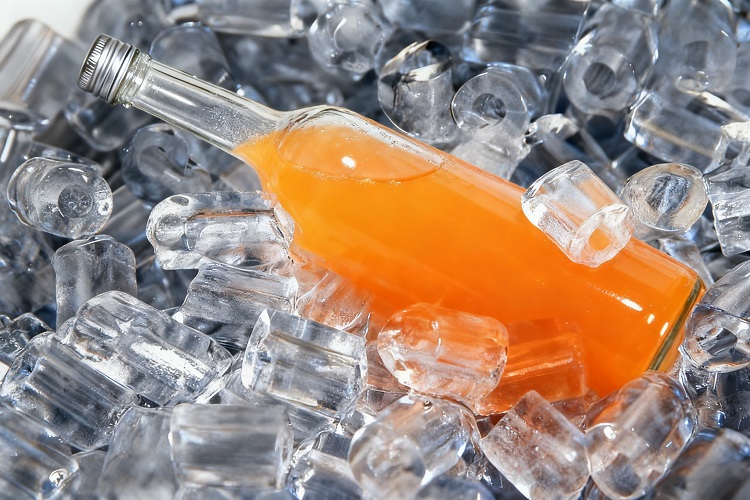 tube ice picture หลอดน้ำแข็งสำหรับเครื่องดื่มเย็นๆ