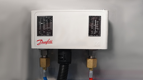 เครื่องทำน้ำแข็งก้อน Danfoss เครื่องป้องกันแรงดัน
