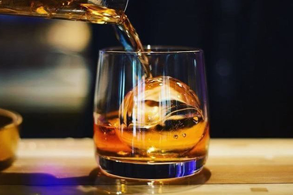  ลูกน้ำแข็ง 